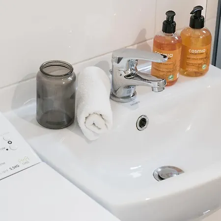 Lobzowska 6 ホテル *