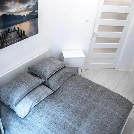 Lobzowska 6 ホテル