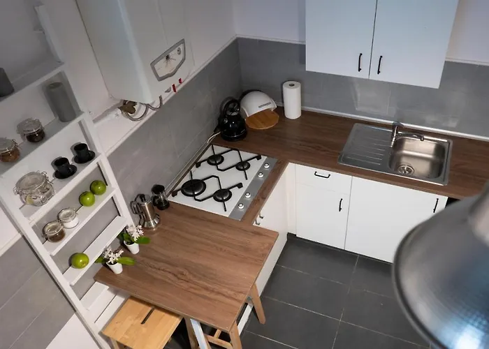 Lobzowska 6 فندق كراكوفيا